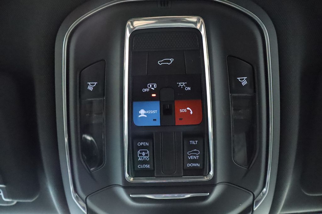 Thumbnail: 2024 Jeep Grand Cherokee - 43