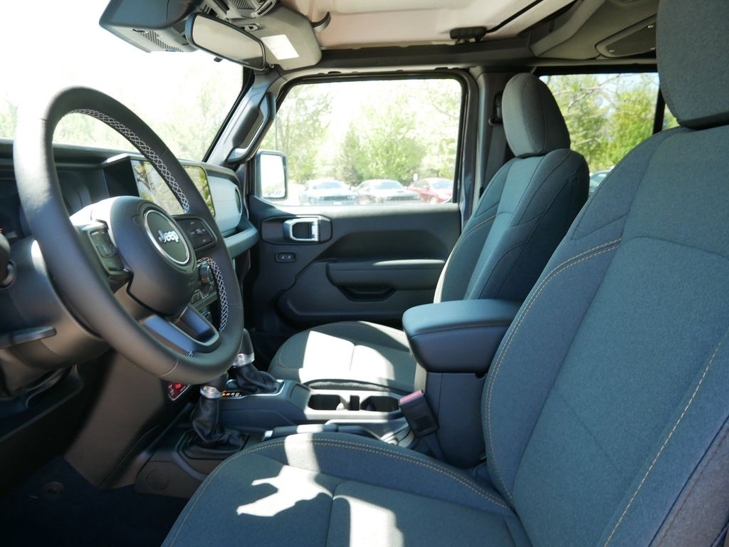 Thumbnail: 2025 Jeep Wrangler - 31