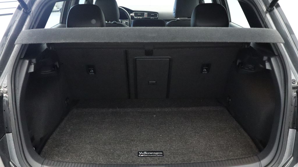 Thumbnail: 2019 Volkswagen Golf - 16