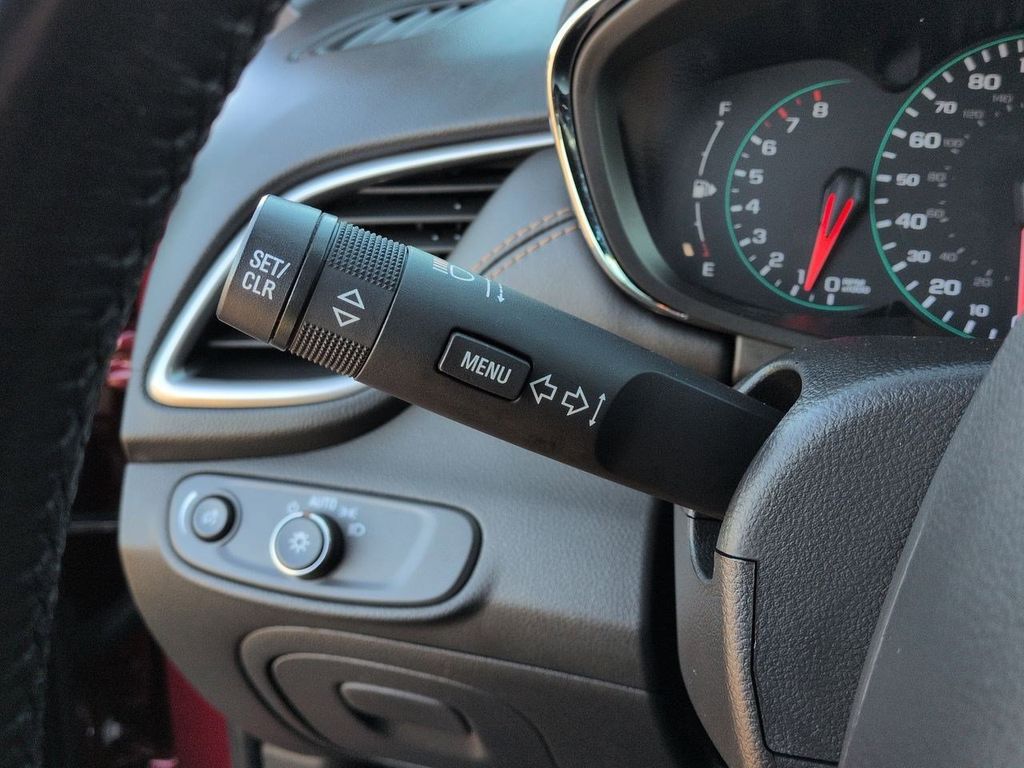 Thumbnail: 2022 Chevrolet Trax - 28