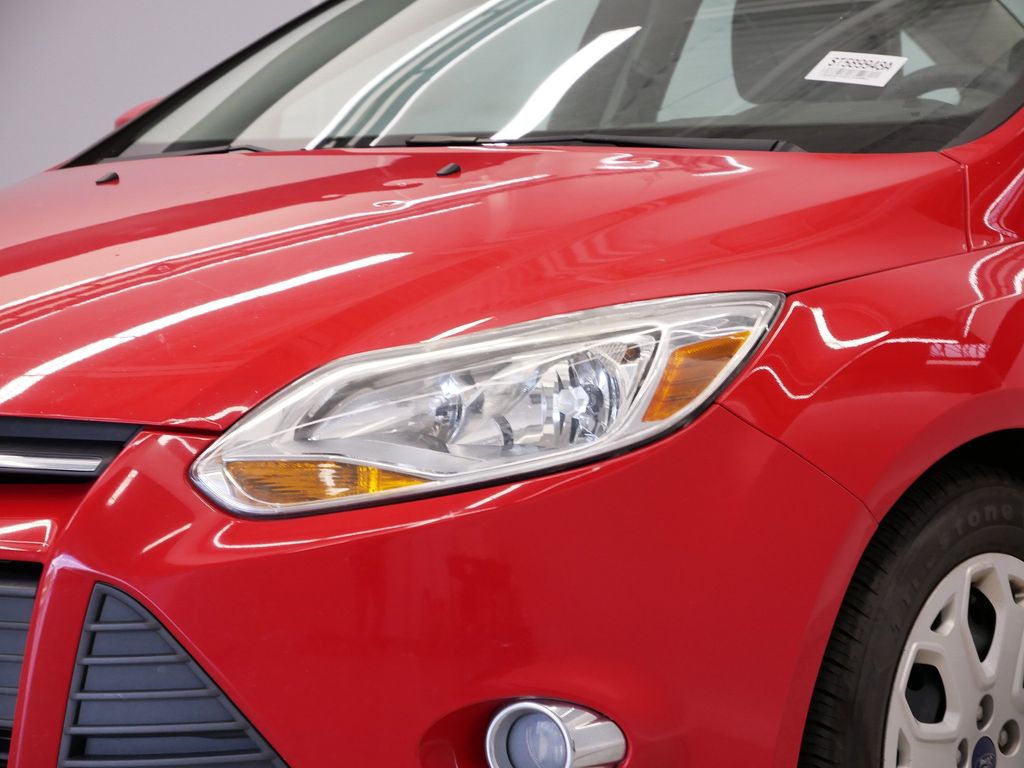 Thumbnail: 2012 Ford Focus - 14