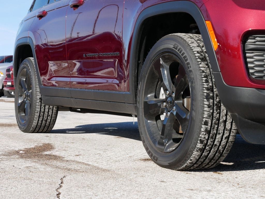 Thumbnail: 2024 Jeep Grand Cherokee - 6