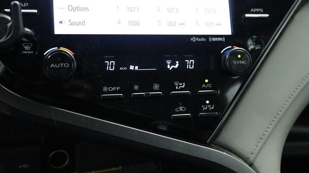 Thumbnail: 2020 Toyota Camry - 32