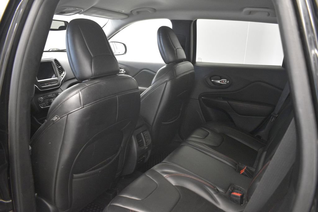 Thumbnail: 2019 Jeep Cherokee - 23