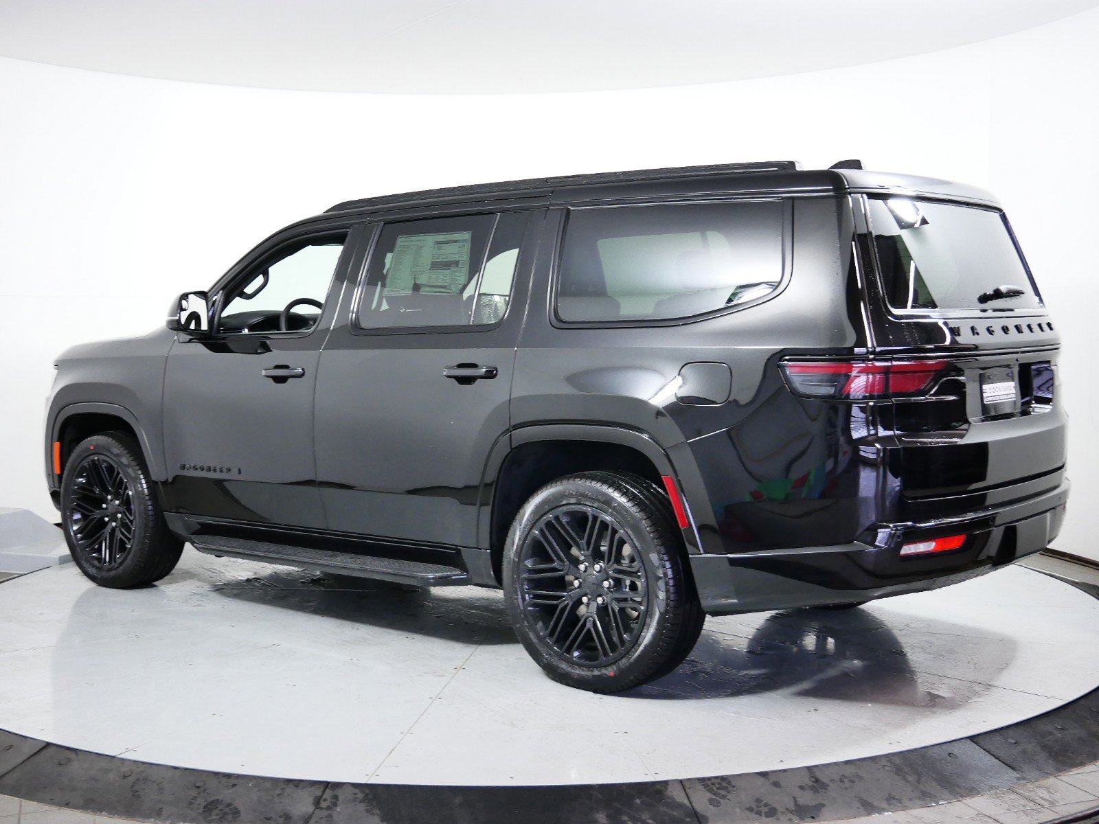 Thumbnail: 2024 Jeep Wagoneer - 11