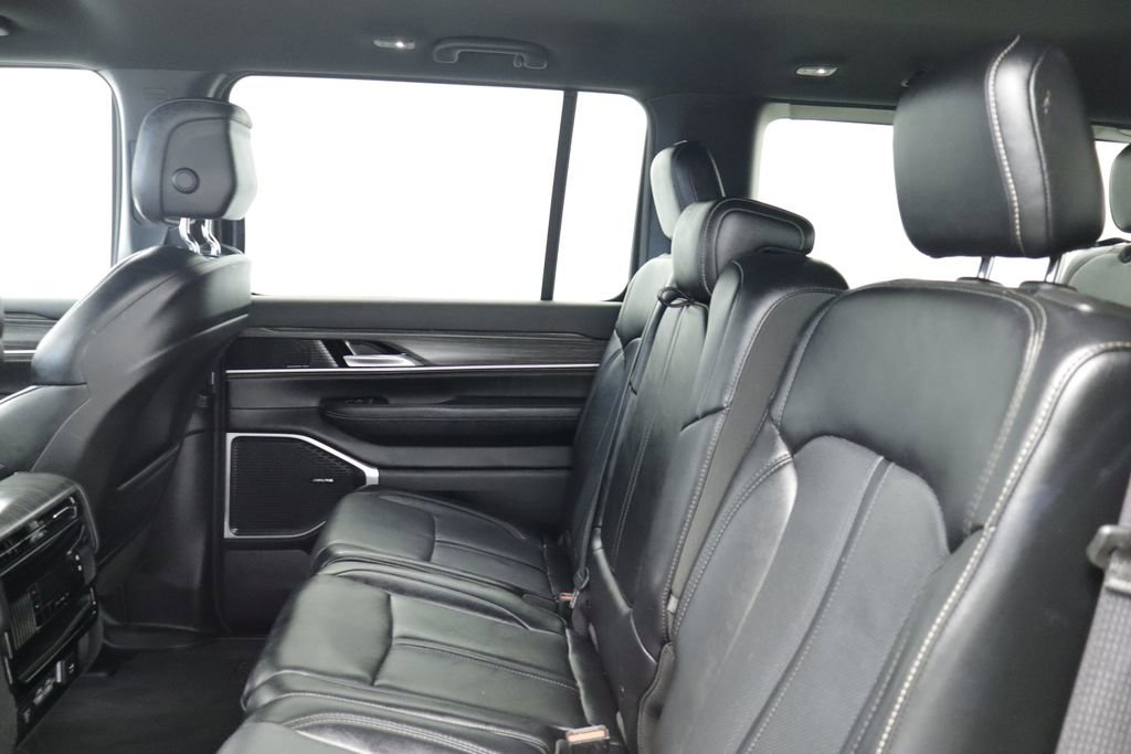 Thumbnail: 2024 Jeep Wagoneer - 24