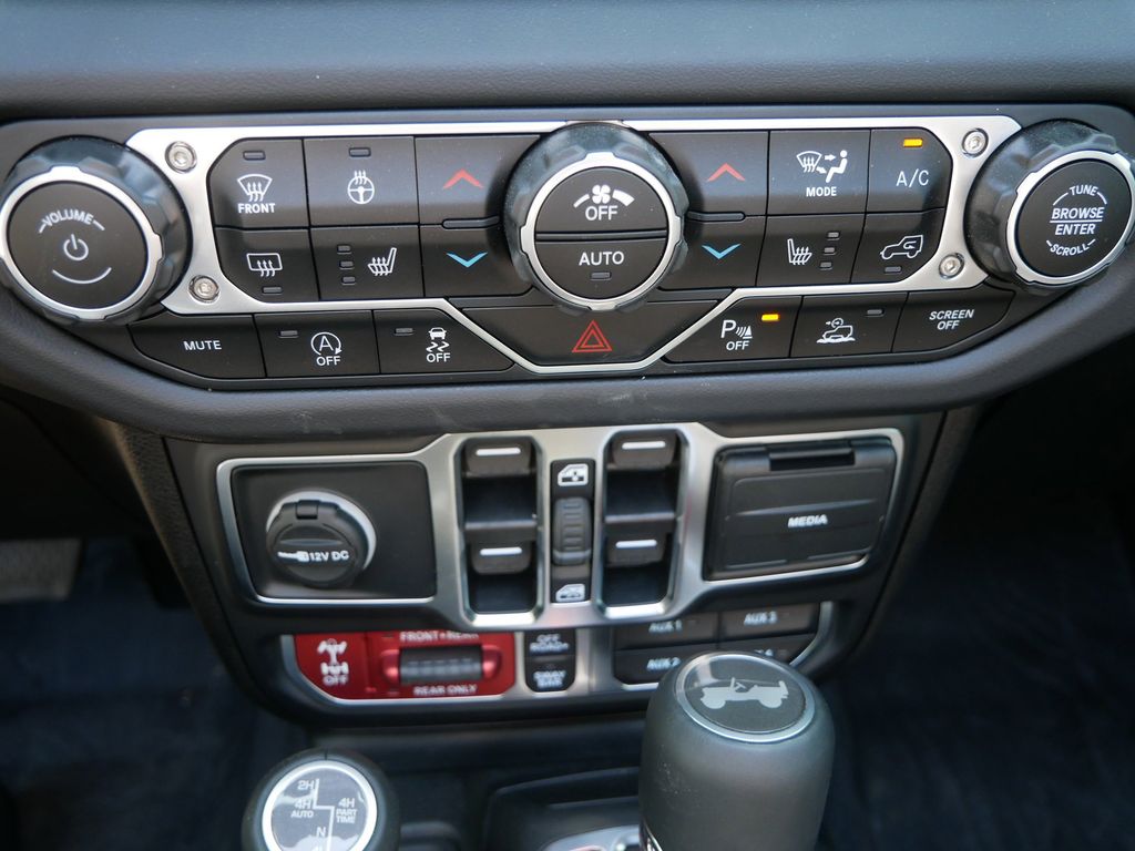 Thumbnail: 2025 Jeep Wrangler - 41