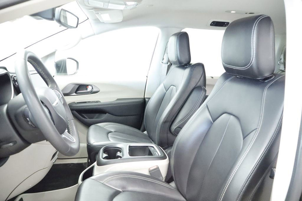 Thumbnail: 2023 Chrysler Pacifica - 14