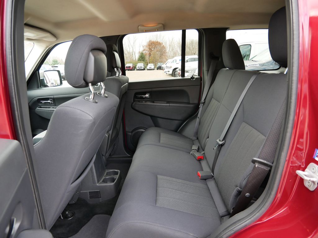 Thumbnail: 2012 Jeep Liberty - 9