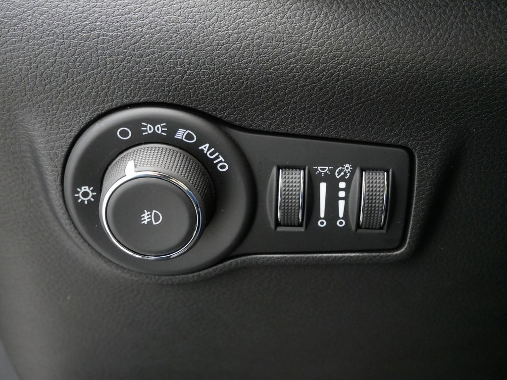 Thumbnail: 2024 Jeep Compass - 22