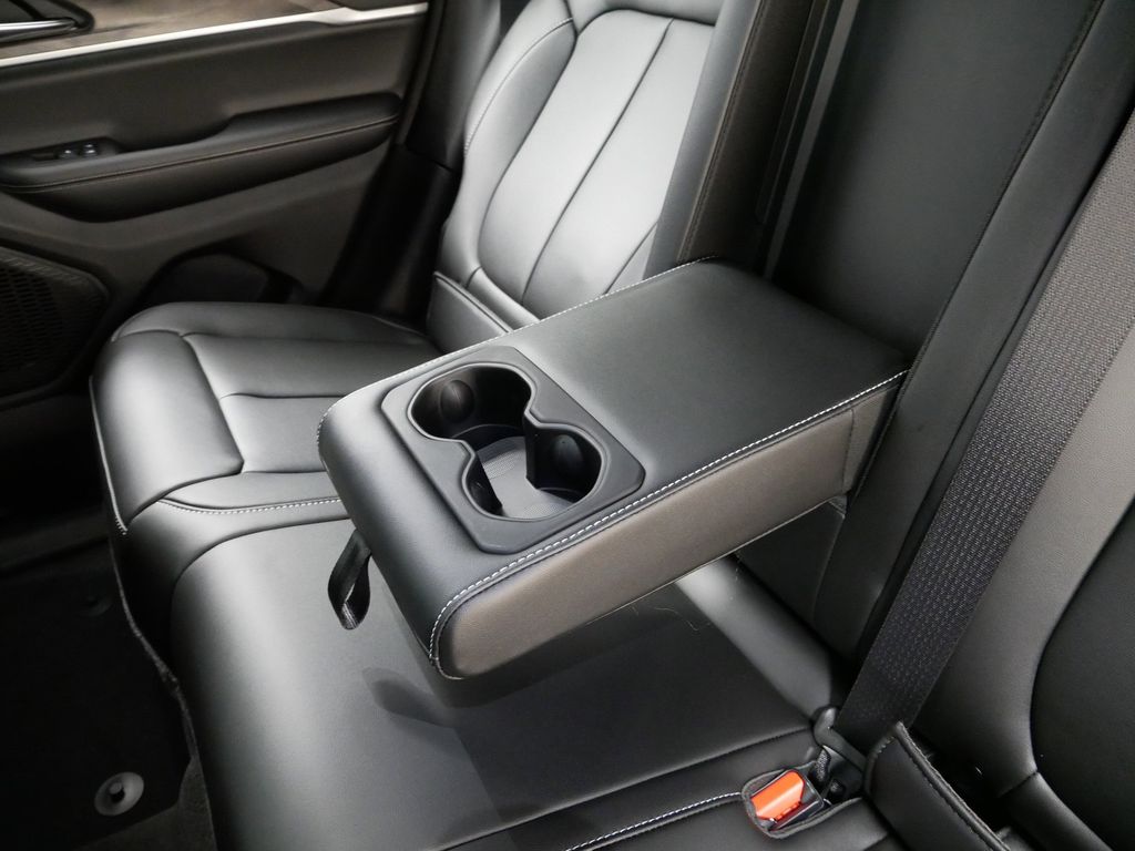 Thumbnail: 2025 Jeep Grand Cherokee - 9