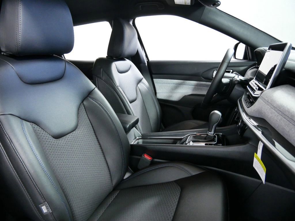 Thumbnail: 2024 Jeep Compass - 26