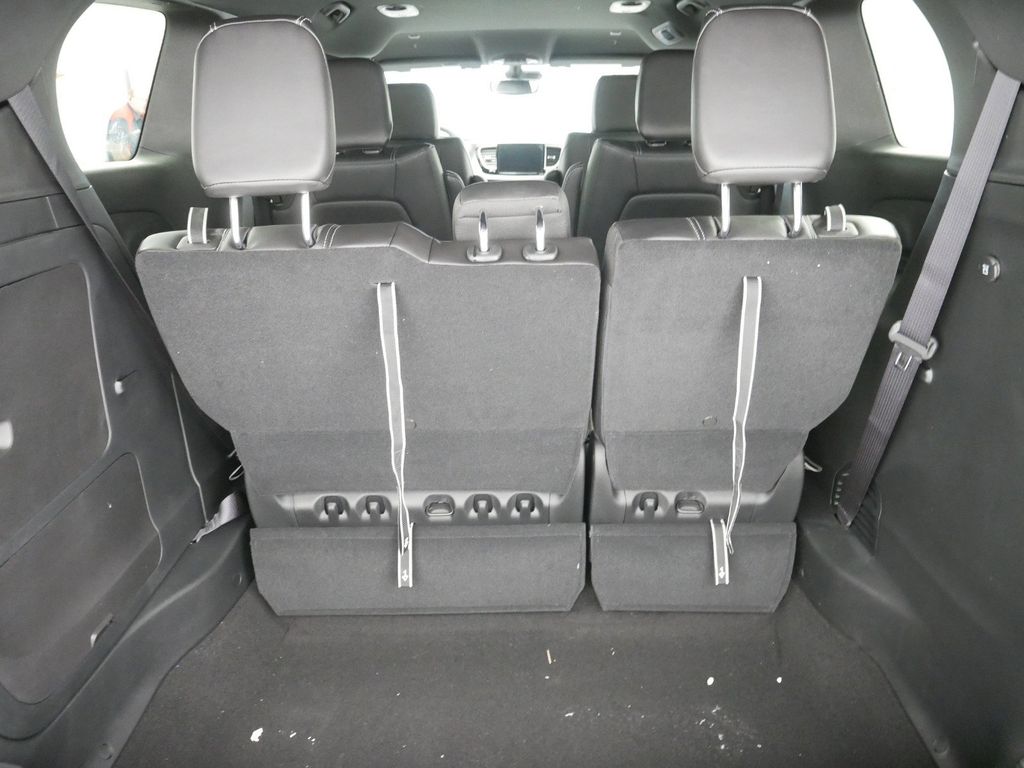 2025 Chrysler Pacifica Hybrid Select 28