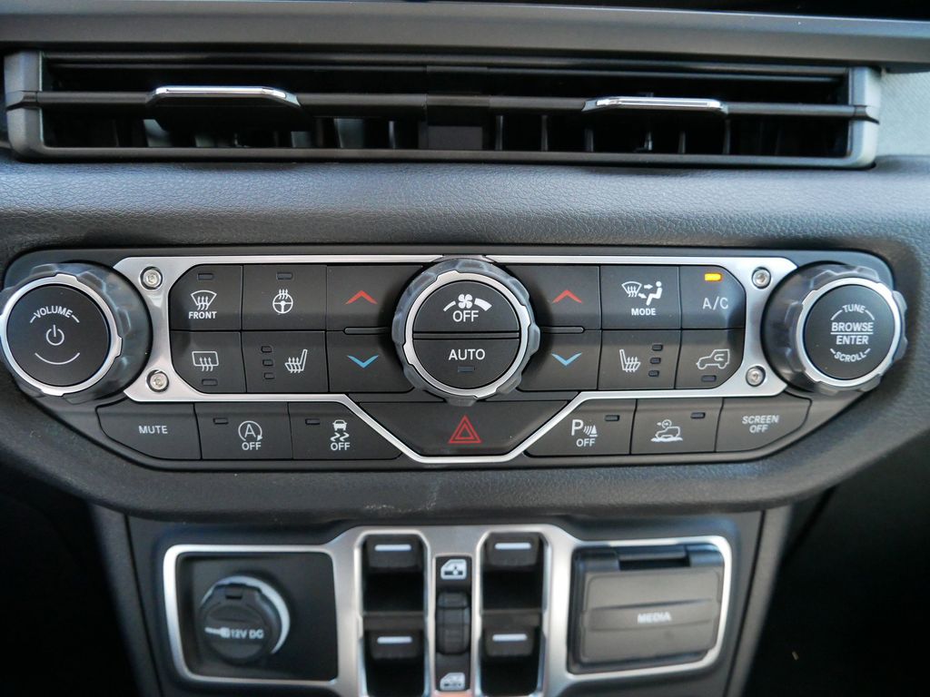 Thumbnail: 2025 Jeep Wrangler - 46