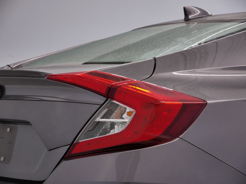 Thumbnail: 2018 Honda Civic - 16