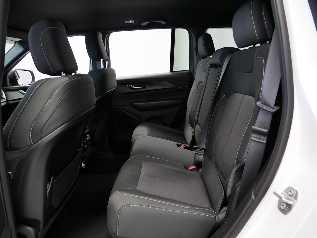 Thumbnail: 2025 Jeep Grand Cherokee - 8