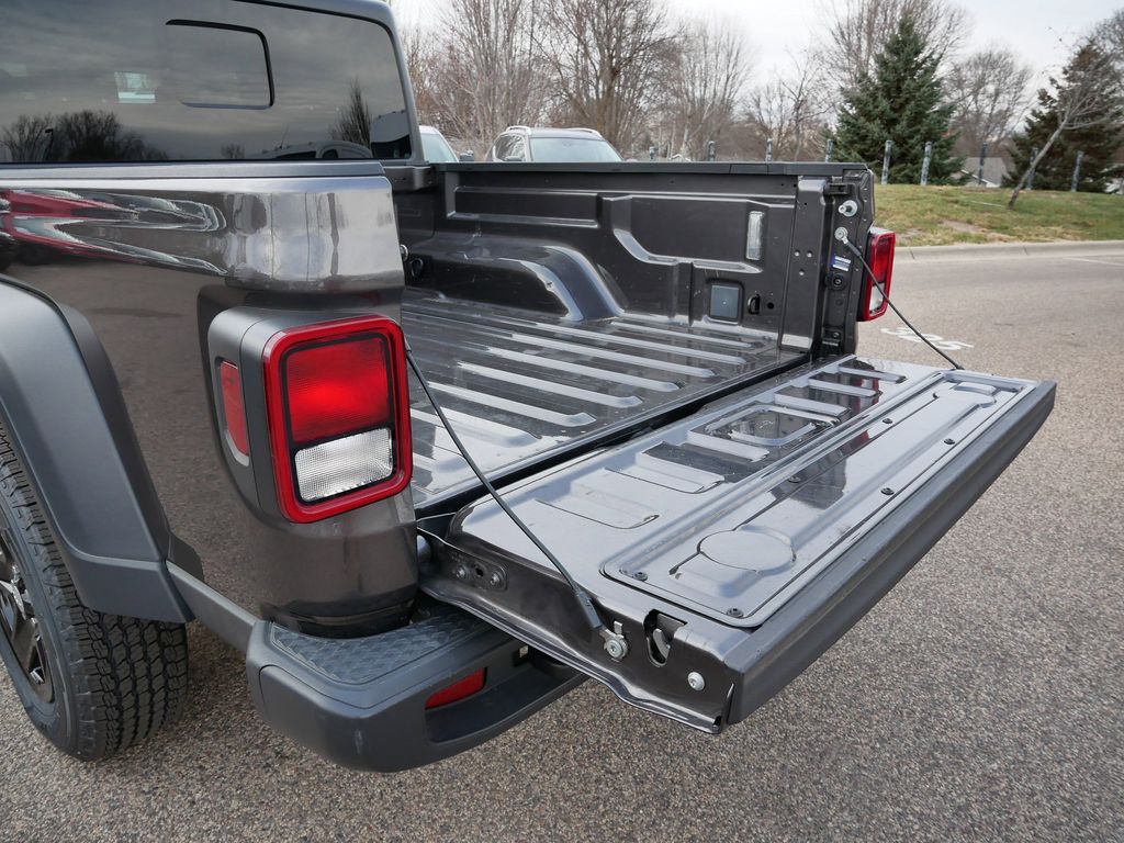 Thumbnail: 2020 Jeep Gladiator - 11