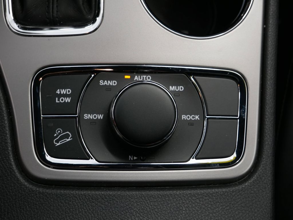 Thumbnail: 2022 Jeep Grand Cherokee - 38