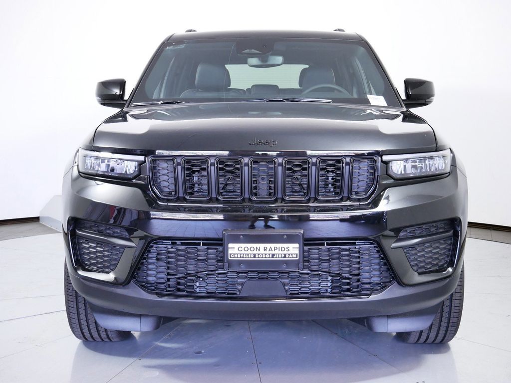 Thumbnail: 2024 Jeep Grand Cherokee - 4