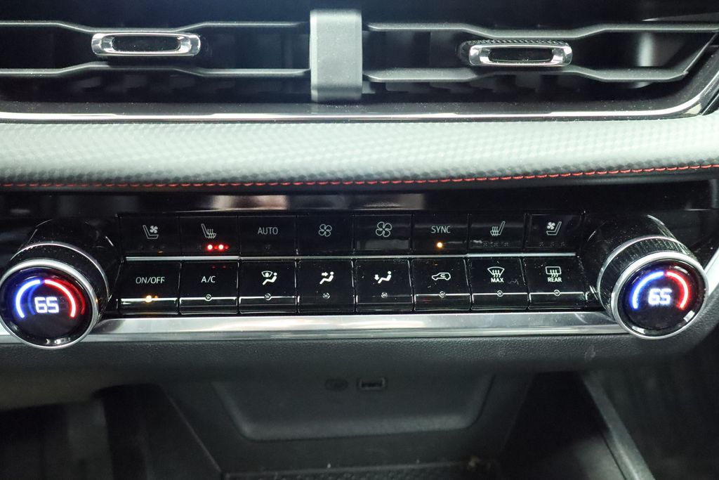 Thumbnail: 2025 Chevrolet Equinox - 41