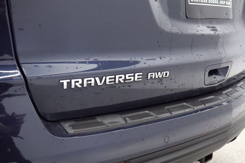 Thumbnail: 2017 Chevrolet Traverse - 14