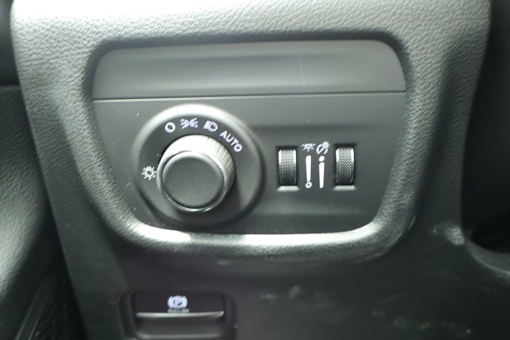 Thumbnail: 2023 Jeep Grand Cherokee - 31