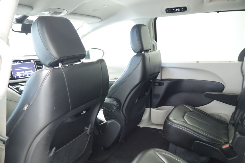 Thumbnail: 2023 Chrysler Pacifica - 22