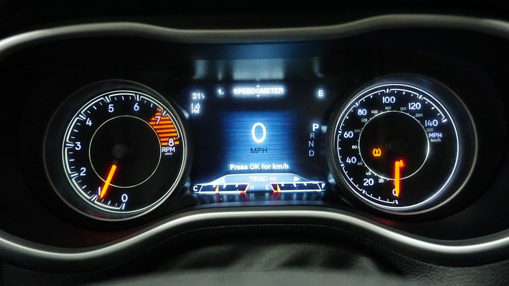 Thumbnail: 2016 Jeep Cherokee - 33