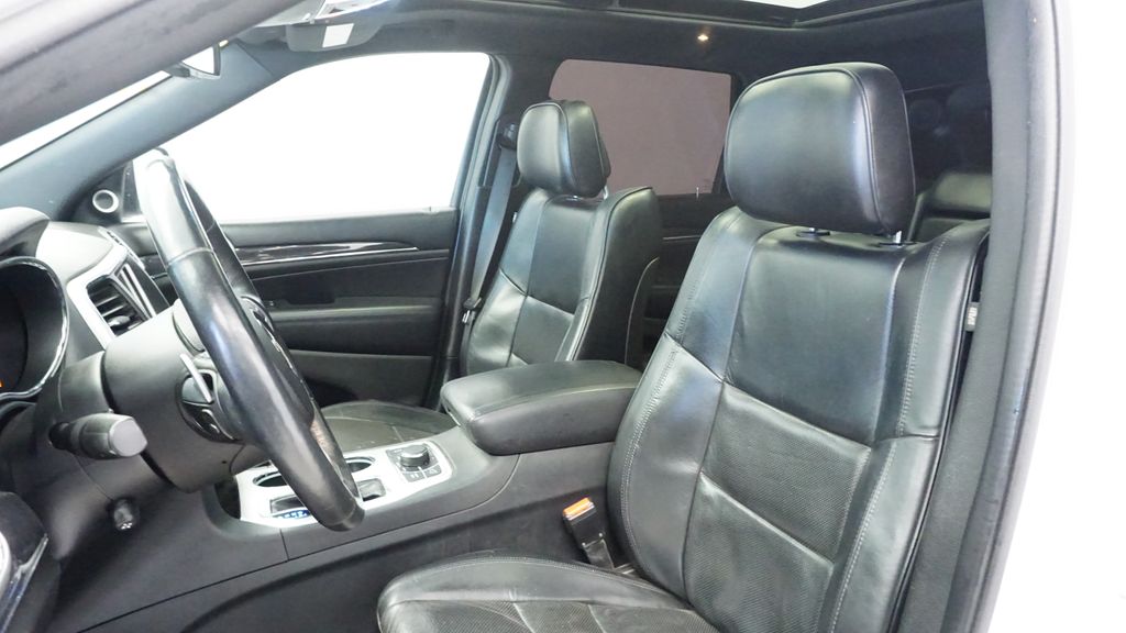 Thumbnail: 2016 Jeep Grand Cherokee - 28