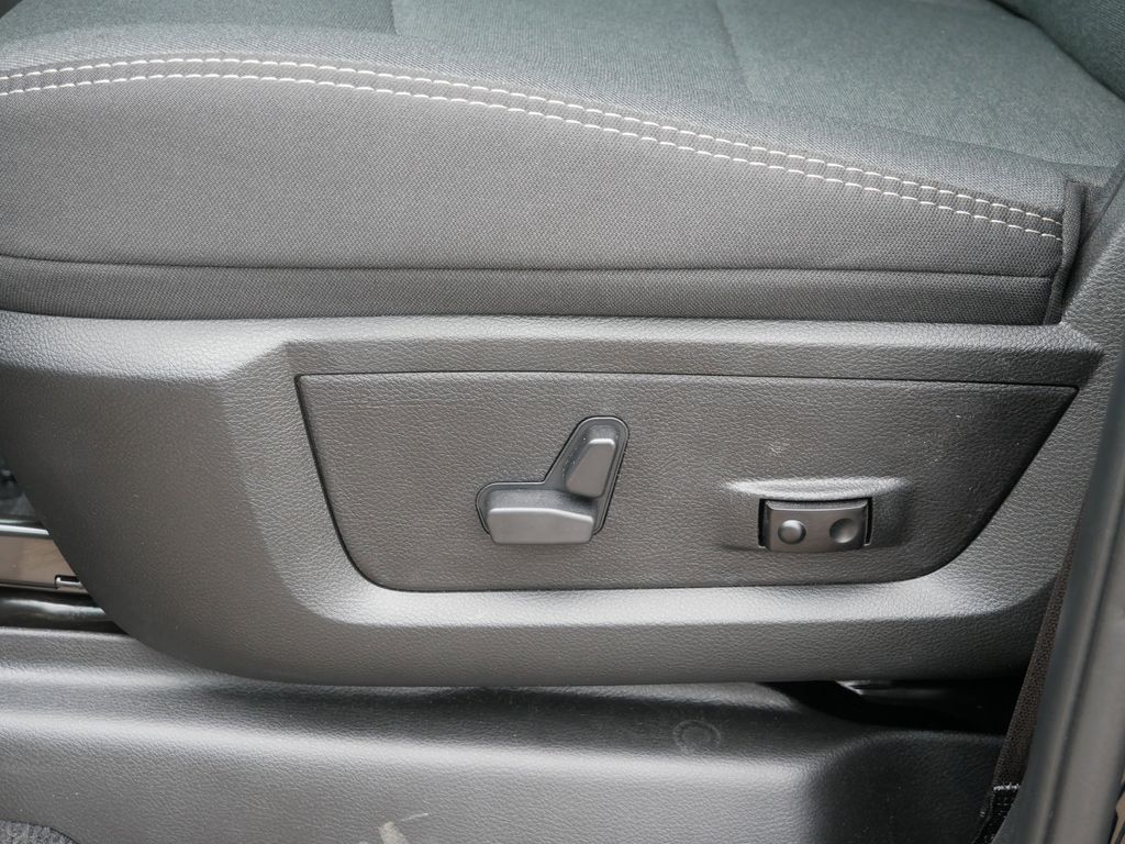 2025 RAM 3500 Big Horn 31