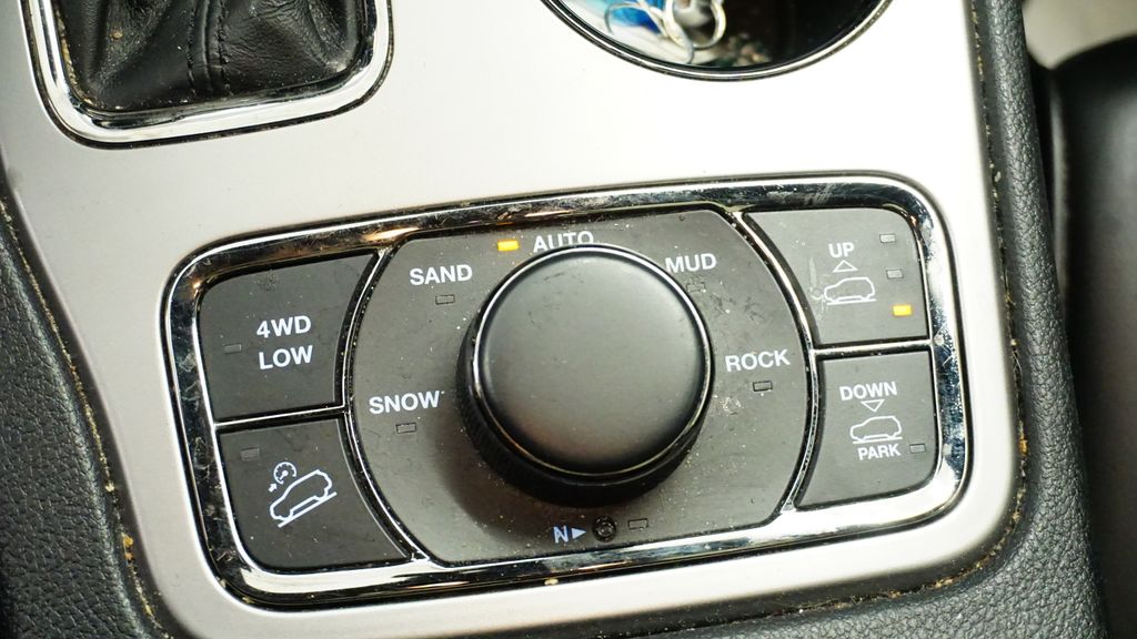 Thumbnail: 2020 Jeep Grand Cherokee - 30