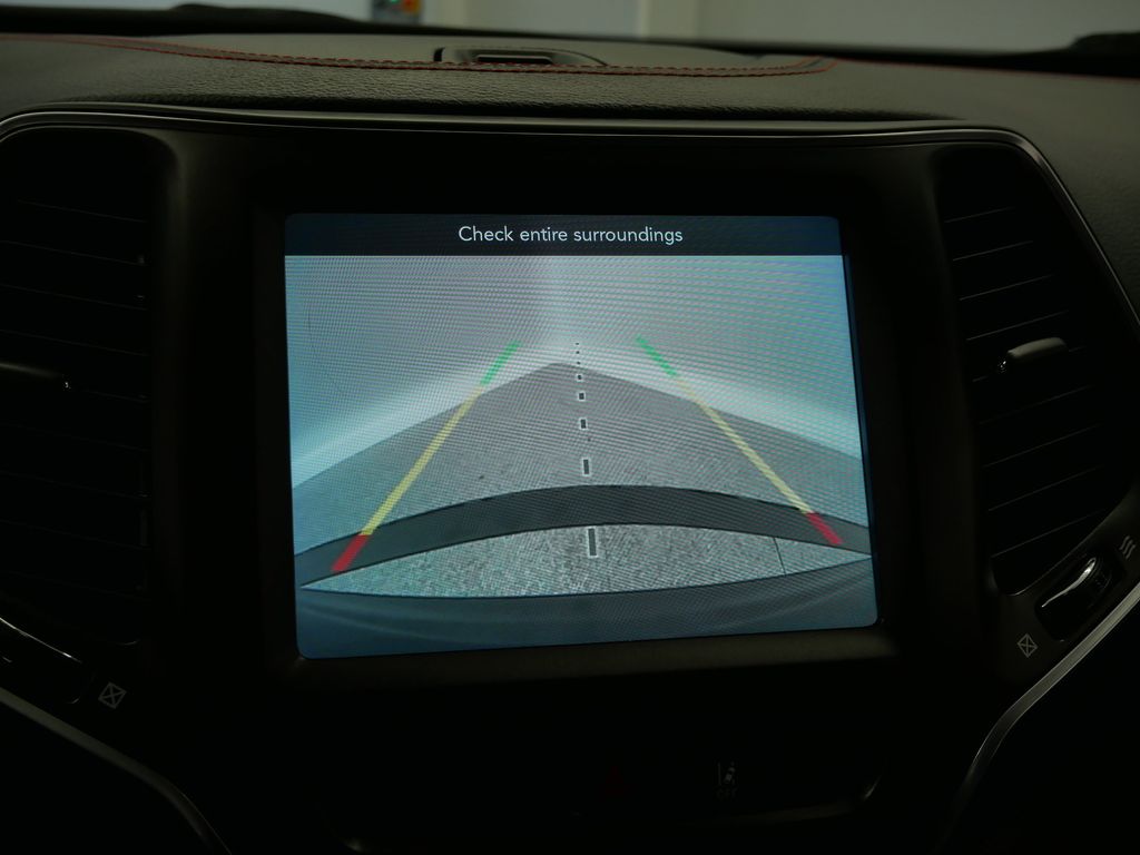 Thumbnail: 2022 Jeep Cherokee - 38