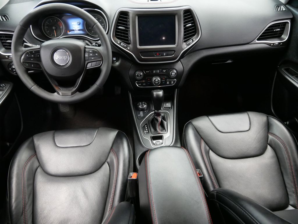 Thumbnail: 2022 Jeep Cherokee - 14