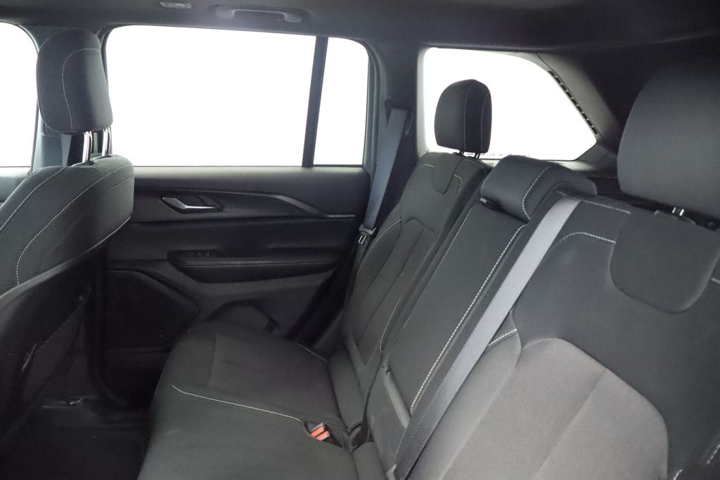 Thumbnail: 2024 Jeep Grand Cherokee - 24