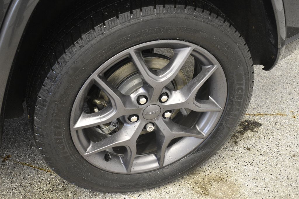 Thumbnail: 2021 Jeep Grand Cherokee - 23