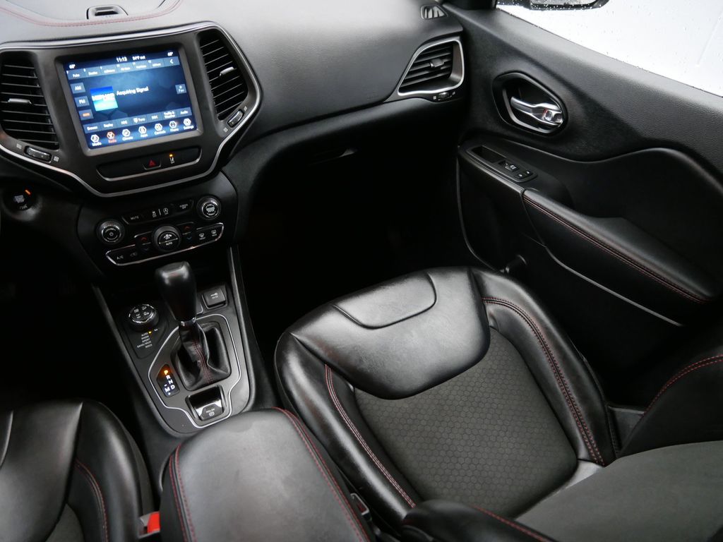 Thumbnail: 2022 Jeep Cherokee - 15