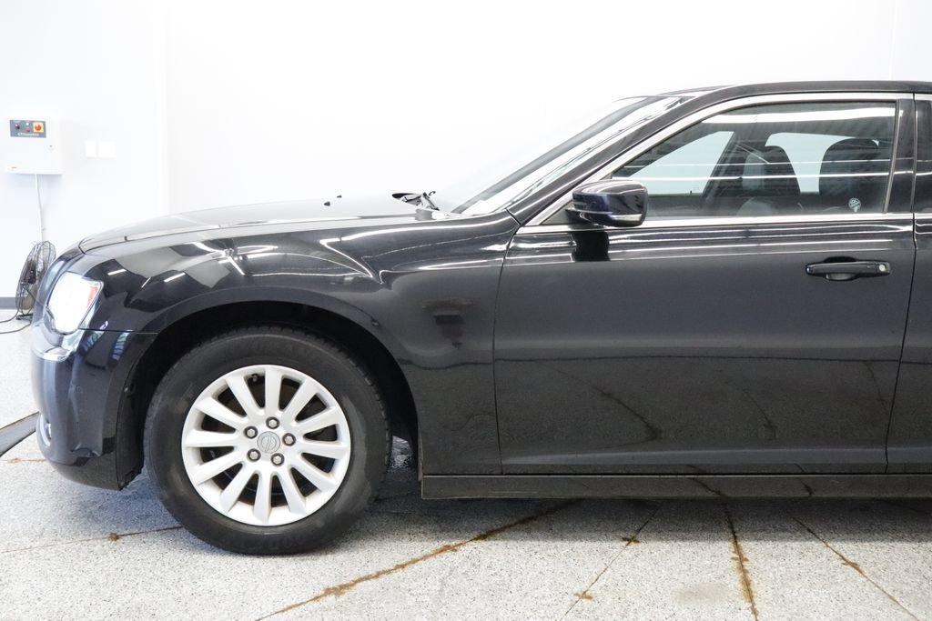Thumbnail: 2014 Chrysler 300 - 6