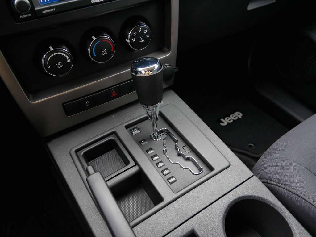 Thumbnail: 2012 Jeep Liberty - 35