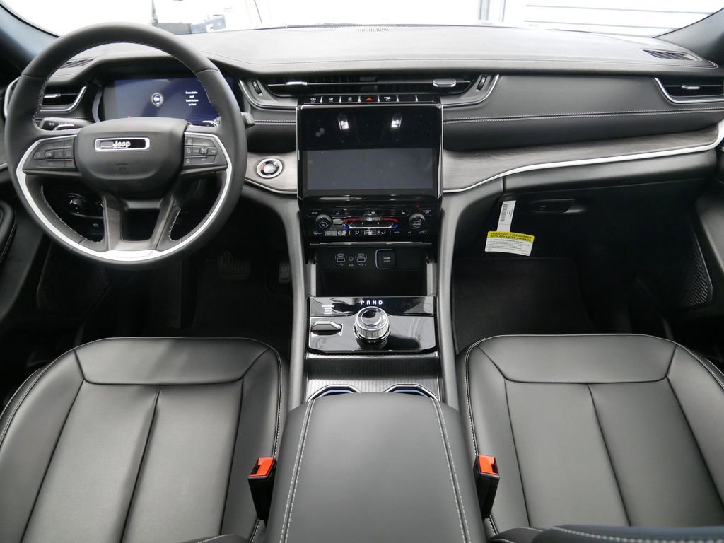 2025 Jeep Grand Cherokee Limited Edition 7