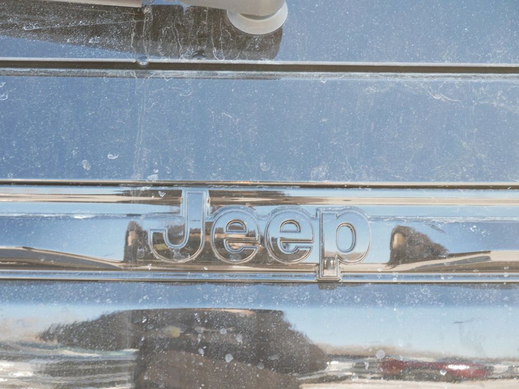 Thumbnail: 2025 Jeep Grand Cherokee - 12