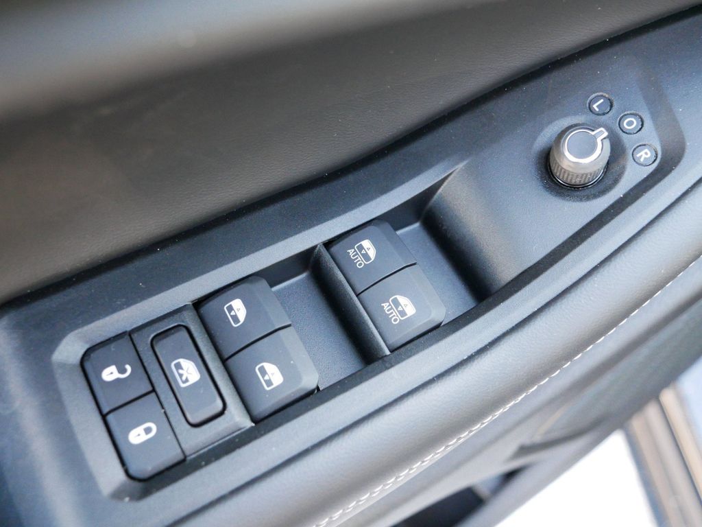 Thumbnail: 2025 Jeep Grand Cherokee - 33