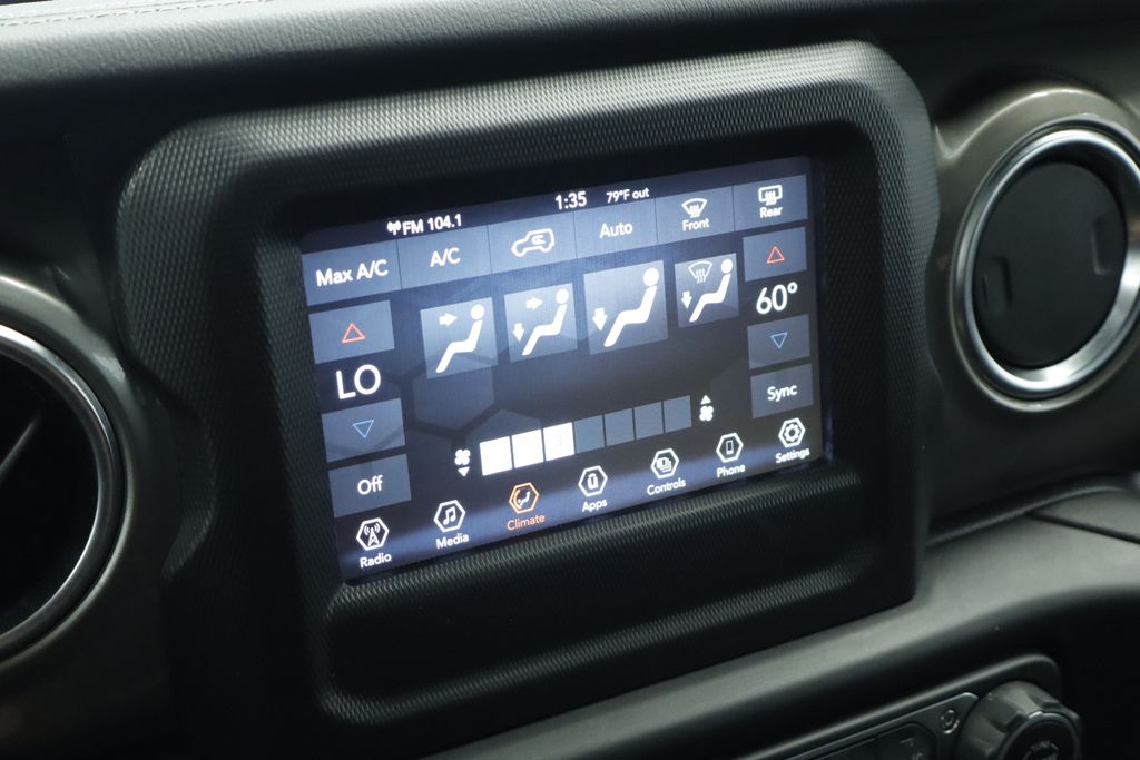 Thumbnail: 2021 Jeep Wrangler - 34
