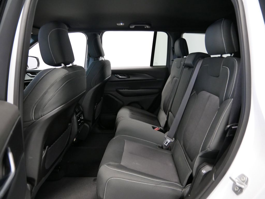 Thumbnail: 2025 Jeep Grand Cherokee - 8