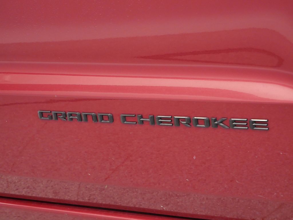 Thumbnail: 2014 Jeep Grand Cherokee - 18