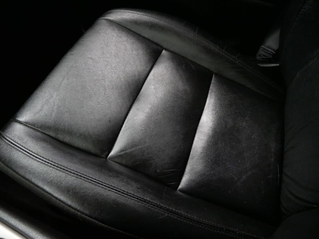 2012 Jeep Grand Cherokee Laredo 36