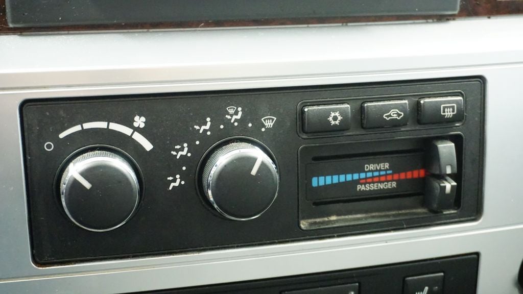 Thumbnail: 2008 Dodge Ram 1500 - 27