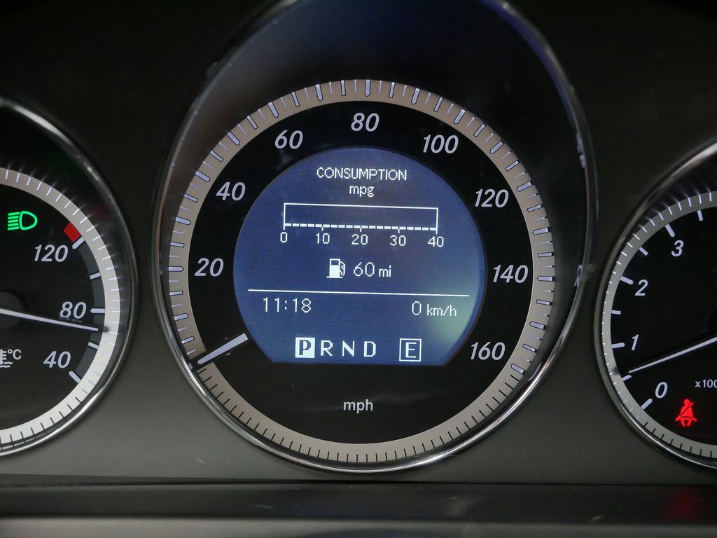 Thumbnail: 2011 Mercedes-Benz C-Class - 28