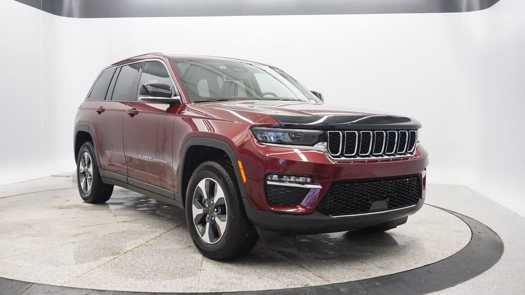 Thumbnail: 2023 Jeep Grand Cherokee - 8