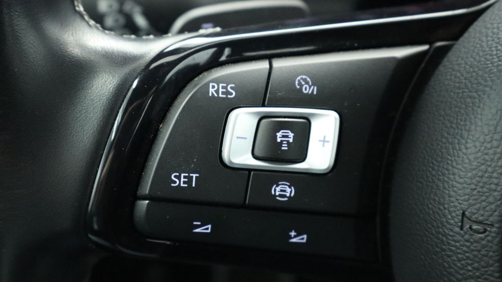 Thumbnail: 2019 Volkswagen Golf - 27