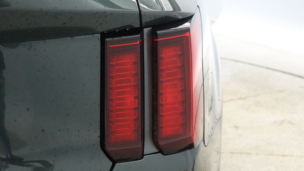 Thumbnail: 2023 Kia Sorento - 17